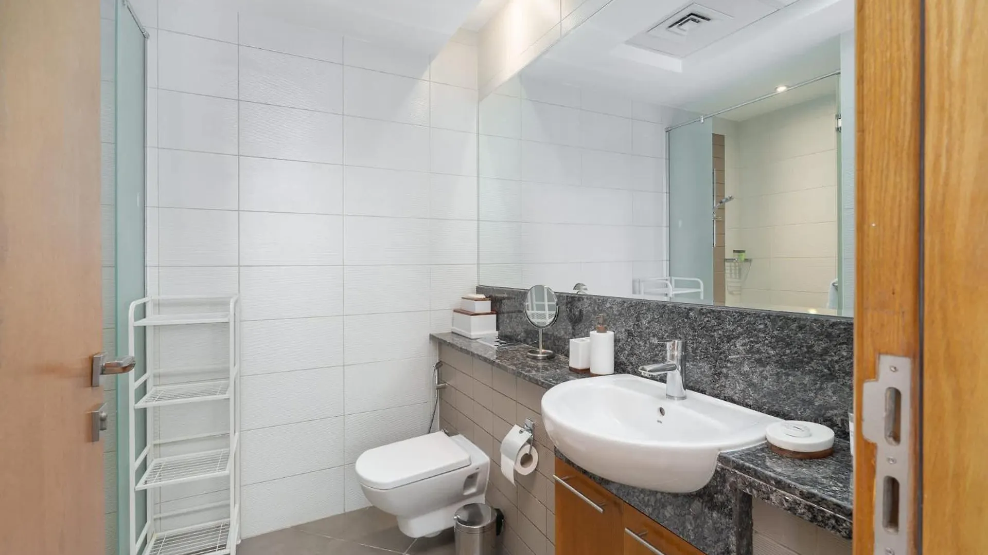 Dazzling Studio In Business Bay With Stunning Views Dubai United Arab Emirates